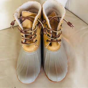 NWT: Spyside Duck Boots